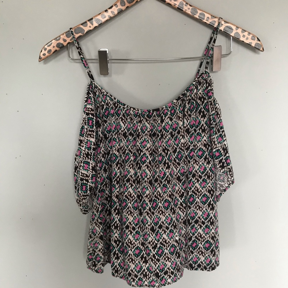 Cold shoulder crop top